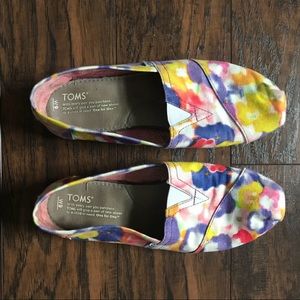 Floral print TOMS